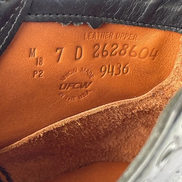 Red Wing Heritage Sheldon Black Leather Boots with Timeless Design - Picture 8 of 11